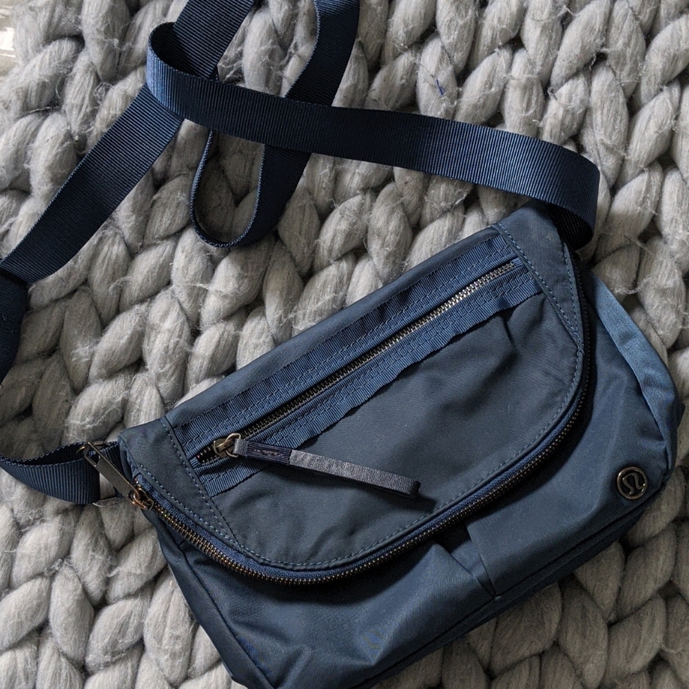 Lululemon bag